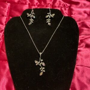 Touchstone Crystal - Swarovski - Crystal Vine Necklace & Earrings Set – New